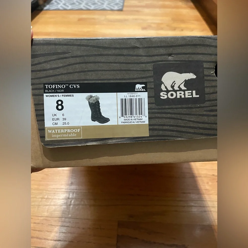 Sorel Tofino Snow Boots size 8 with box